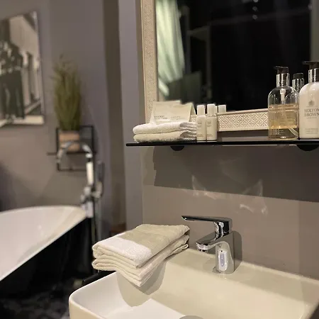 アパート Trier-karl-marx 1 *