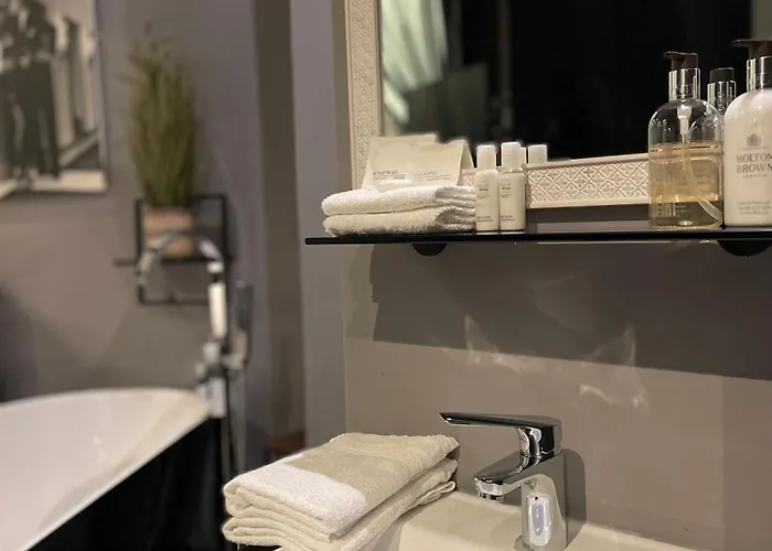 アパート Trier-karl-marx 1 *